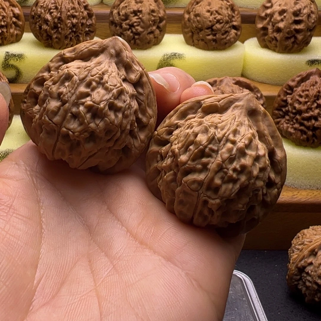 核桃八步沟手把件38