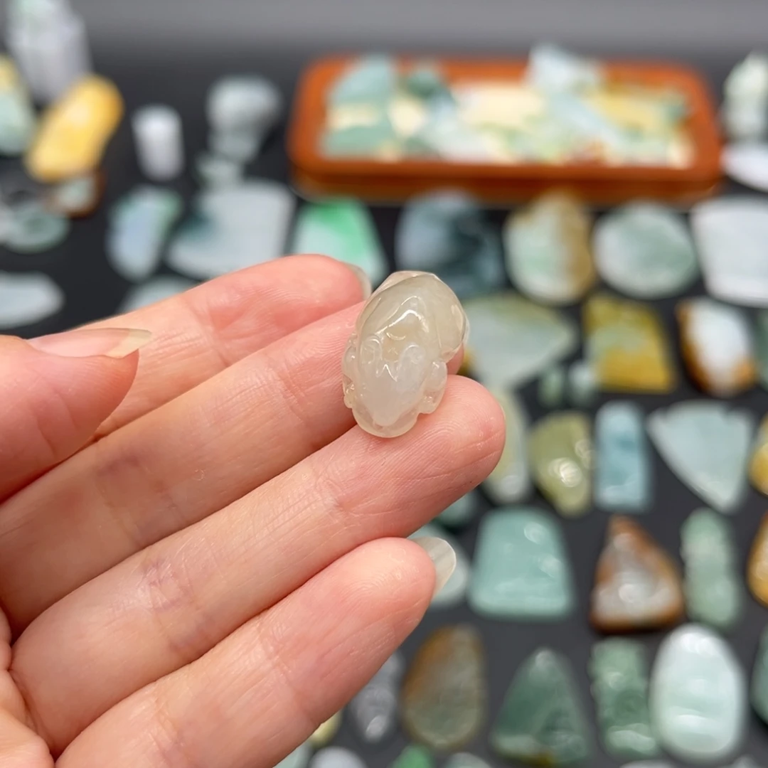 颈饰未镶嵌翡翠老鼠