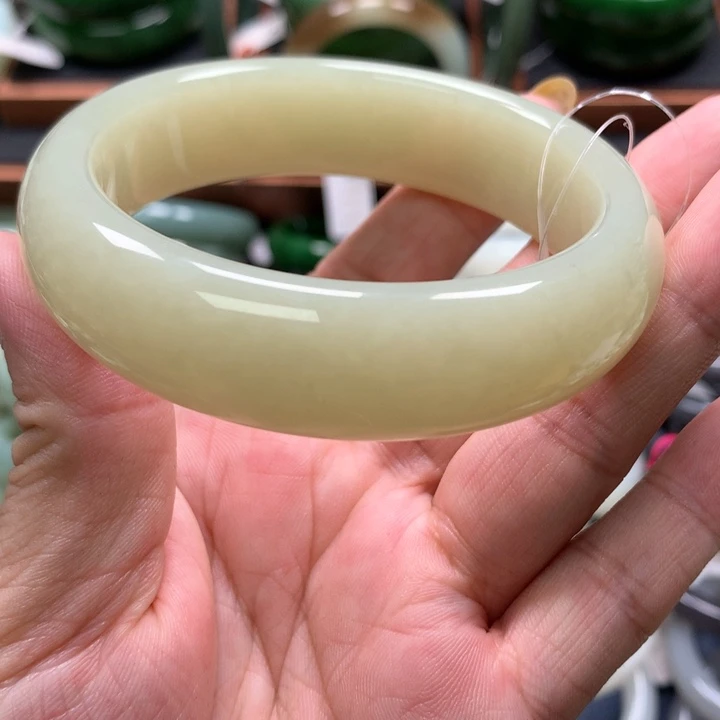 【闪购商品】未镶嵌手镯和田玉