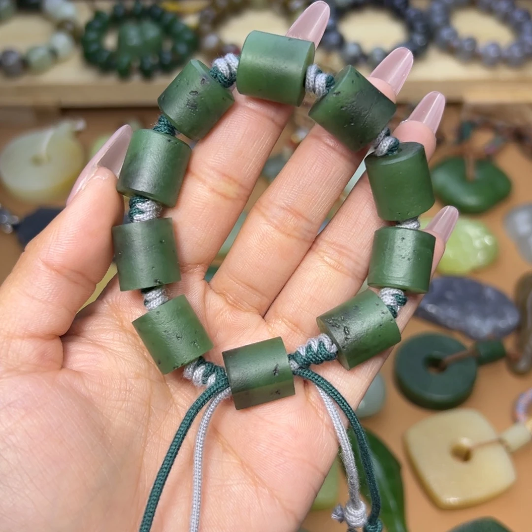 颈饰未镶嵌和田玉一****由