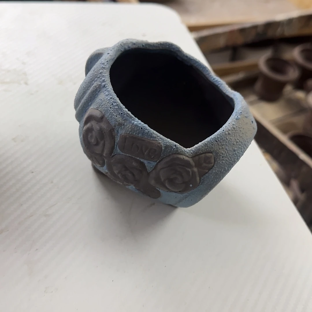 福利局库存尾单·有孔花盆当天满9元发