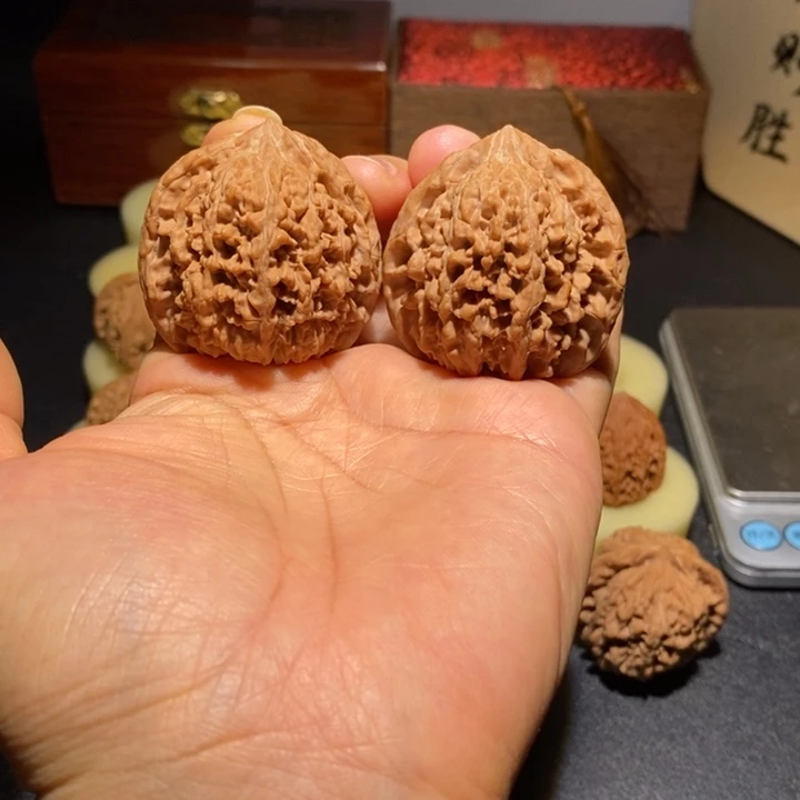 文玩核桃吊坠满天星42+