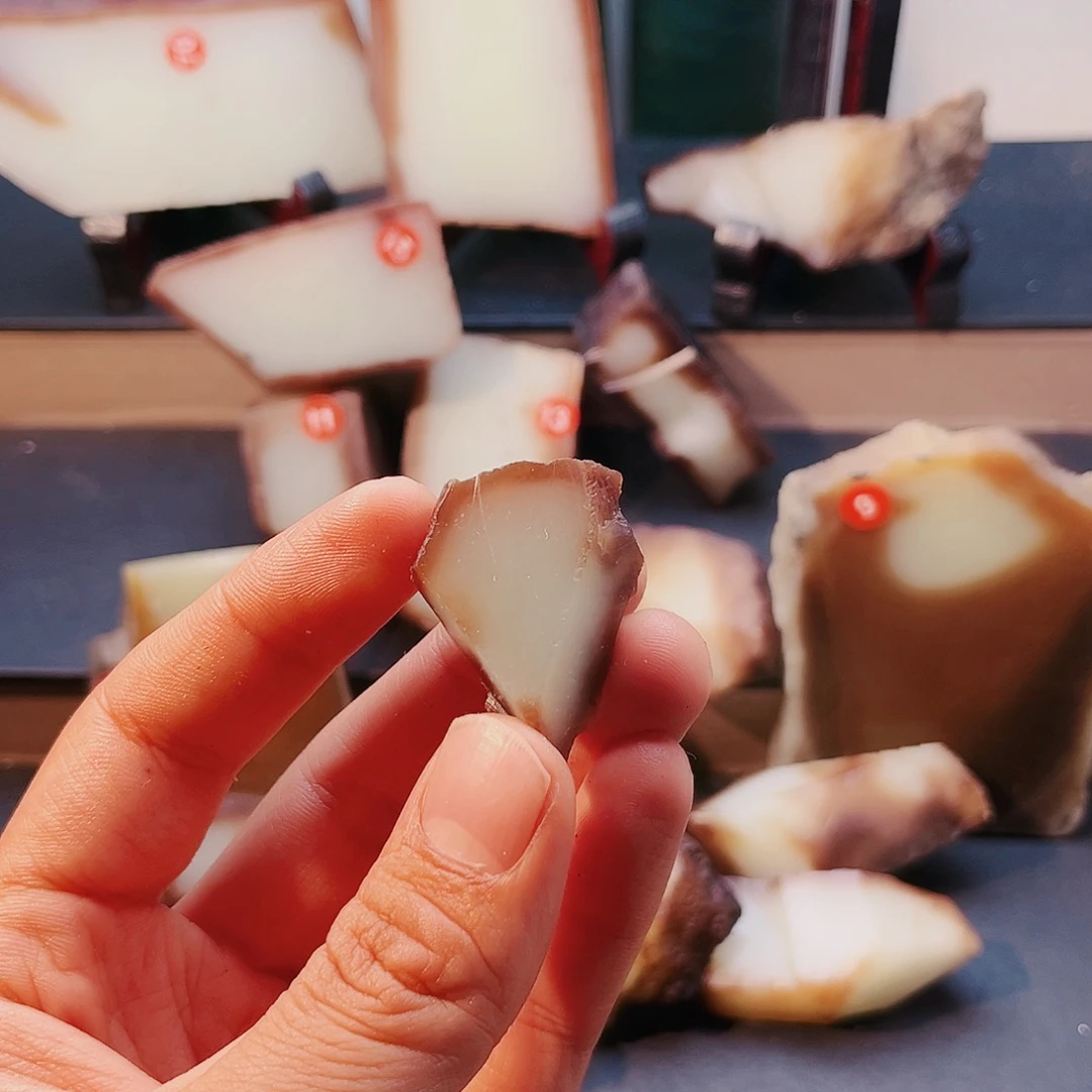 和田玉（糖玉）未镶嵌颈饰