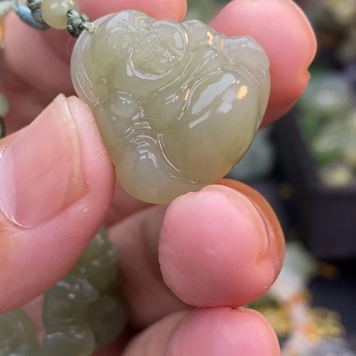 颈饰未镶嵌和田玉