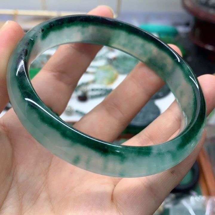 颈饰未镶嵌翡翠吊坠