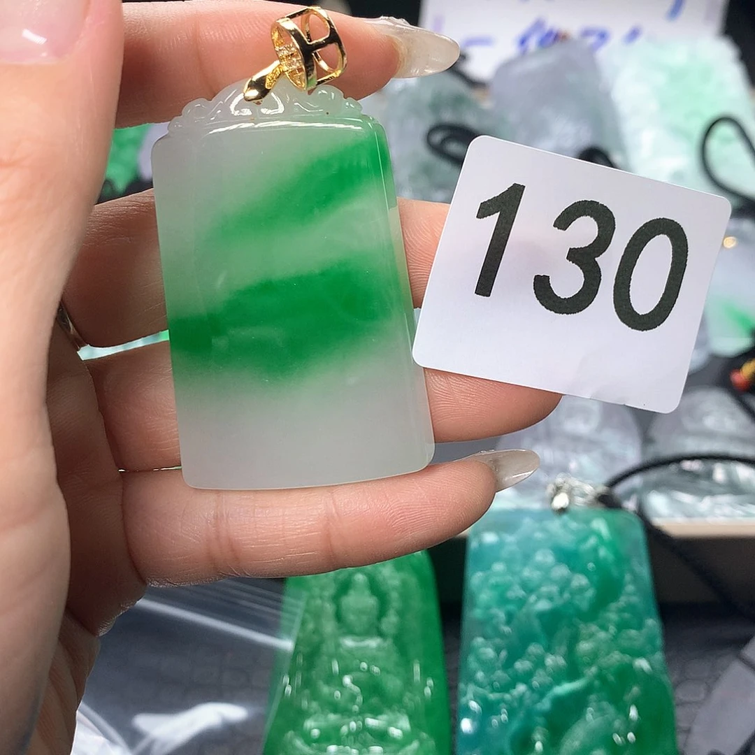 翡翠颈饰未镶嵌翡翠