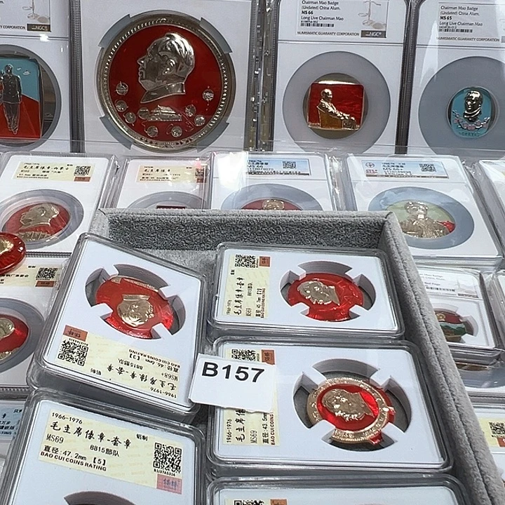 用***4其他普通金属精品像章157号像章5枚套