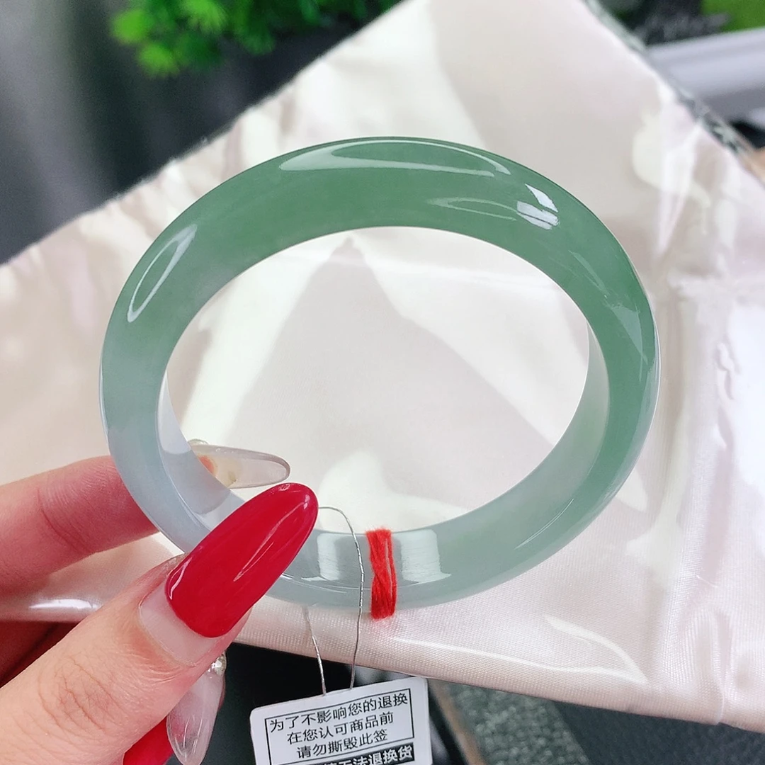 翡翠未镶嵌手镯56圈