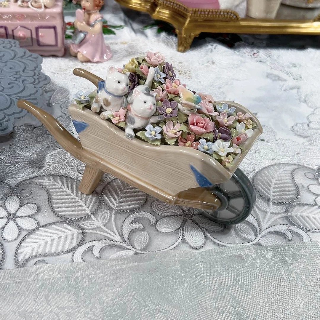 陶瓷0315福利两只猫咪花车音乐盒