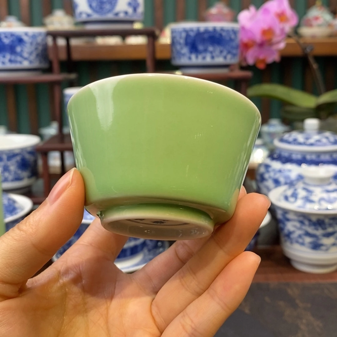 慎静斋柴窑豆绿小杯