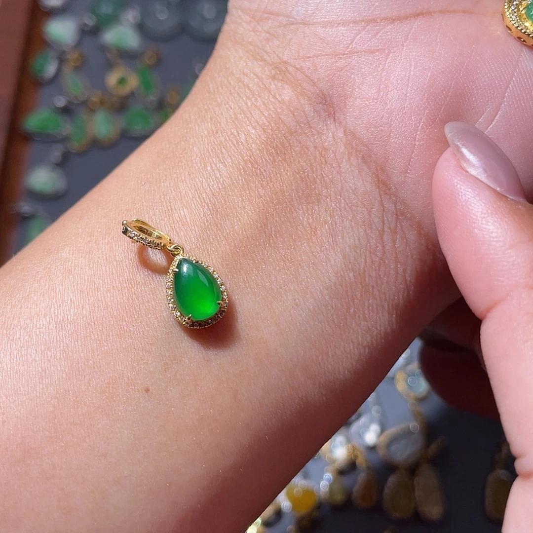 吊坠(不含链)18K金镶嵌翡翠