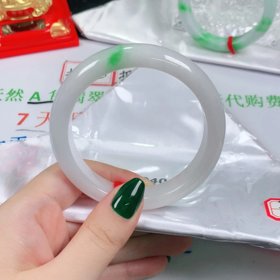 翡翠手镯（圆镯）未镶嵌正圈0240