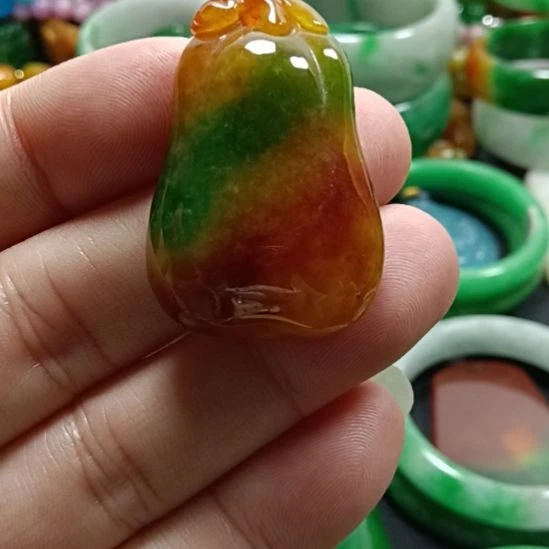 翡翠未镶嵌挂件翡翠