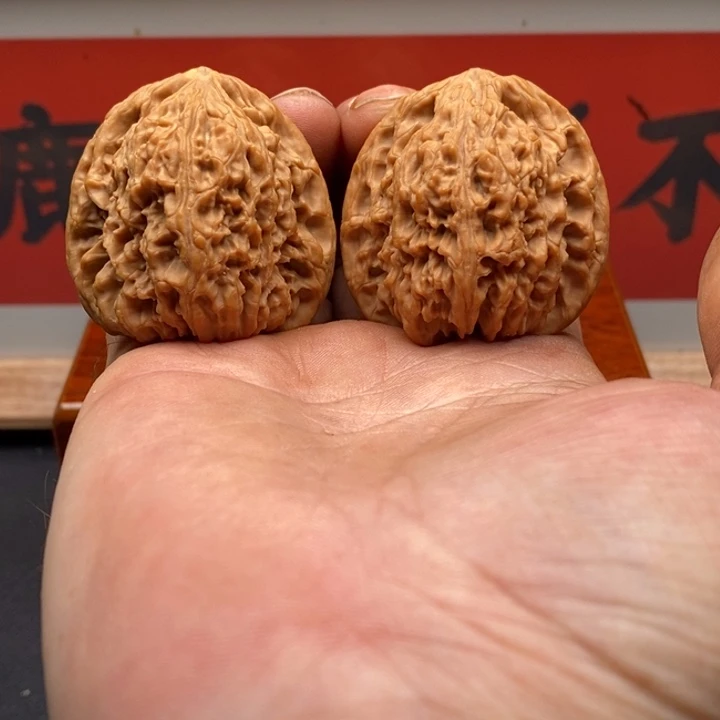 M***胡吊坠文玩核桃南疆