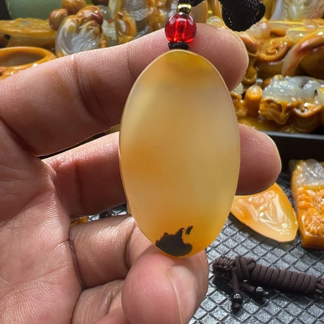 石英质玉未镶嵌颈饰