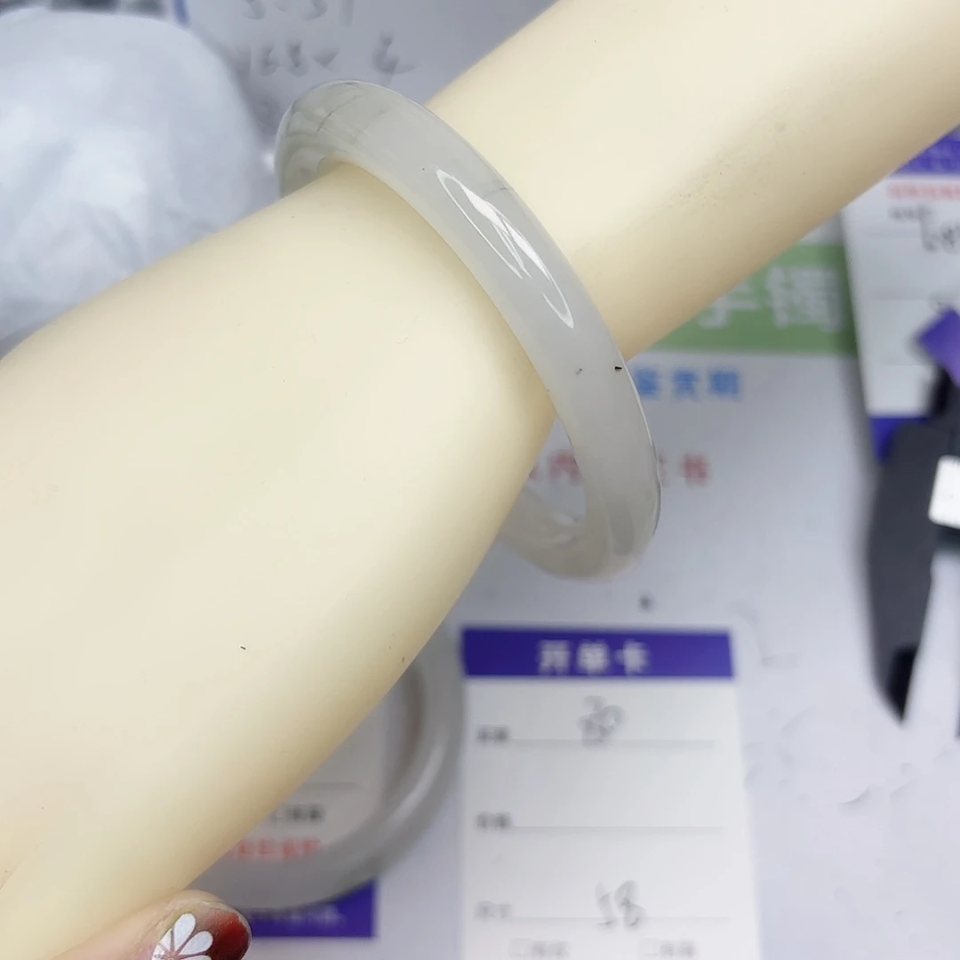 石英质玉未镶嵌手镯80/58