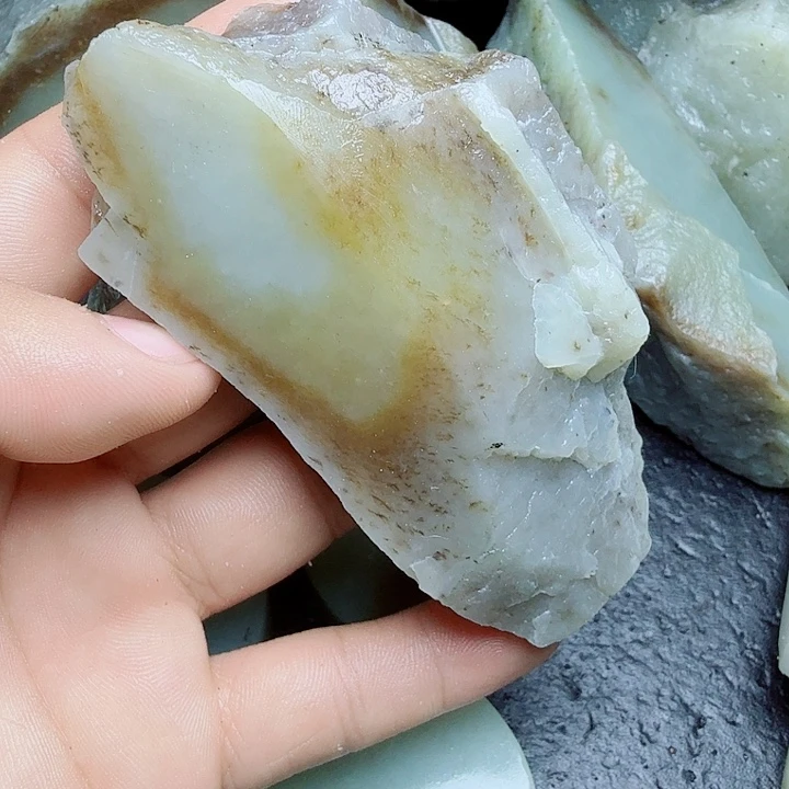 未镶嵌和田玉（糖玉）珠宝奇石