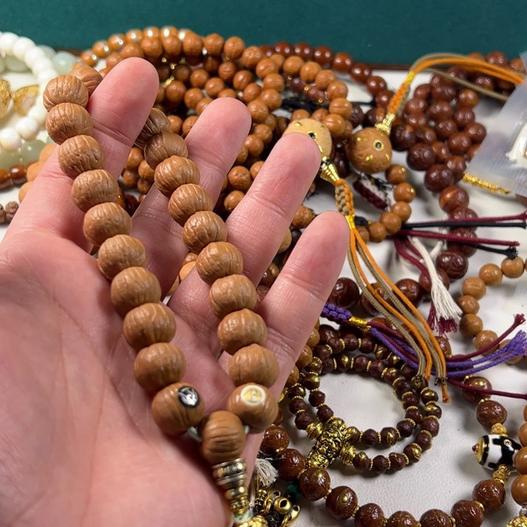 猴头核桃吊坠。。。。。。。。。。。。