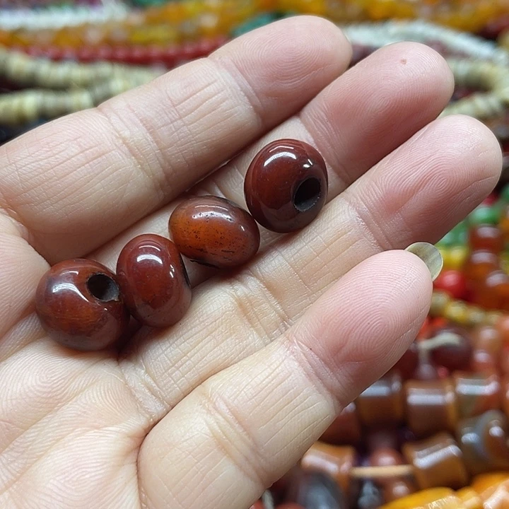 满***玛瑙/玉髓未镶嵌玛瑙项链。手链珠子
