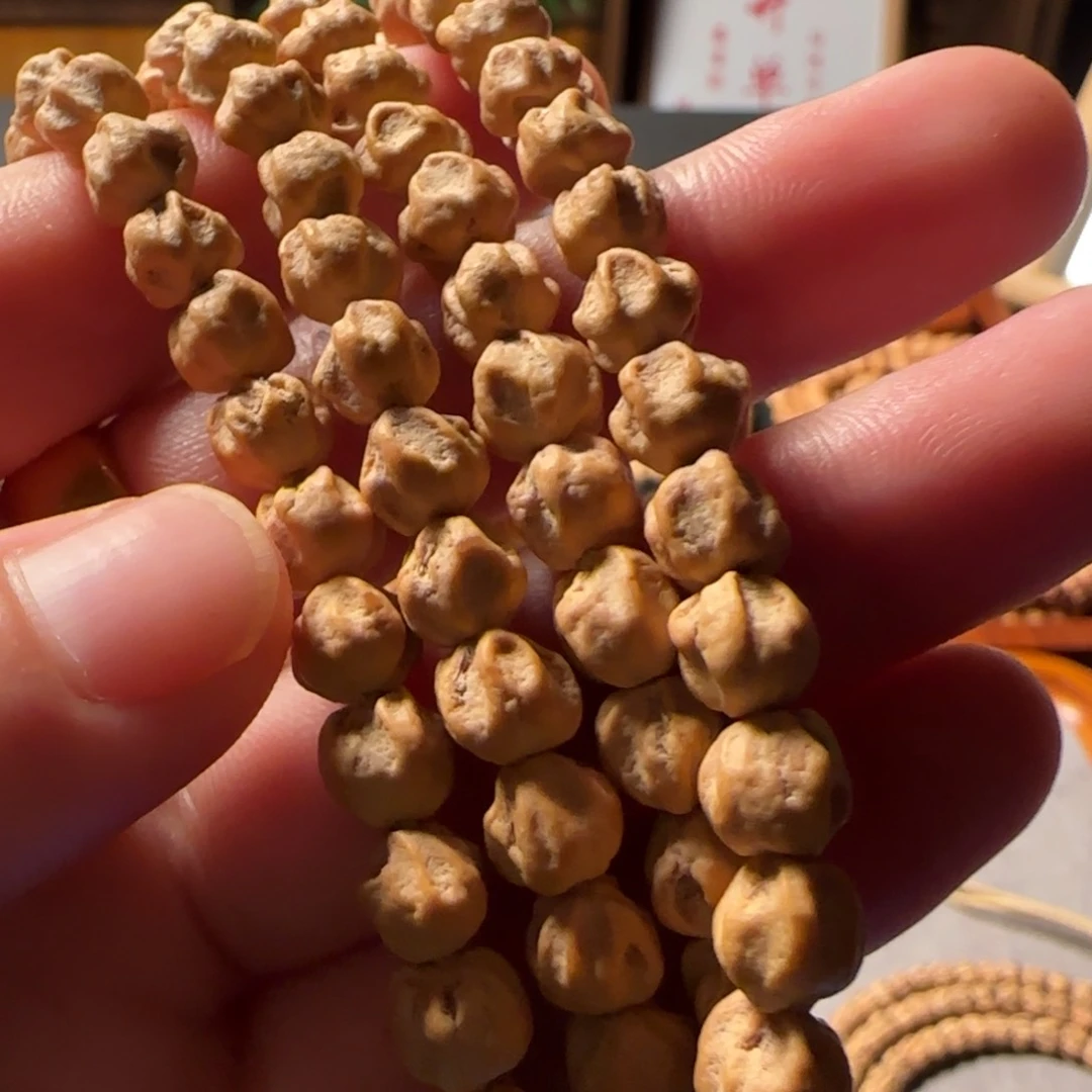 柏香籽/百香籽手串冰**?