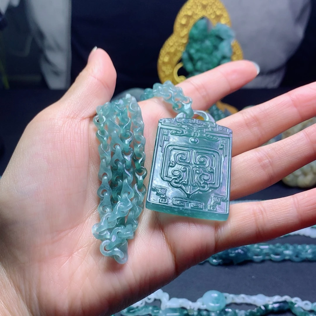 奋***子定制翡翠未镶嵌翡翠