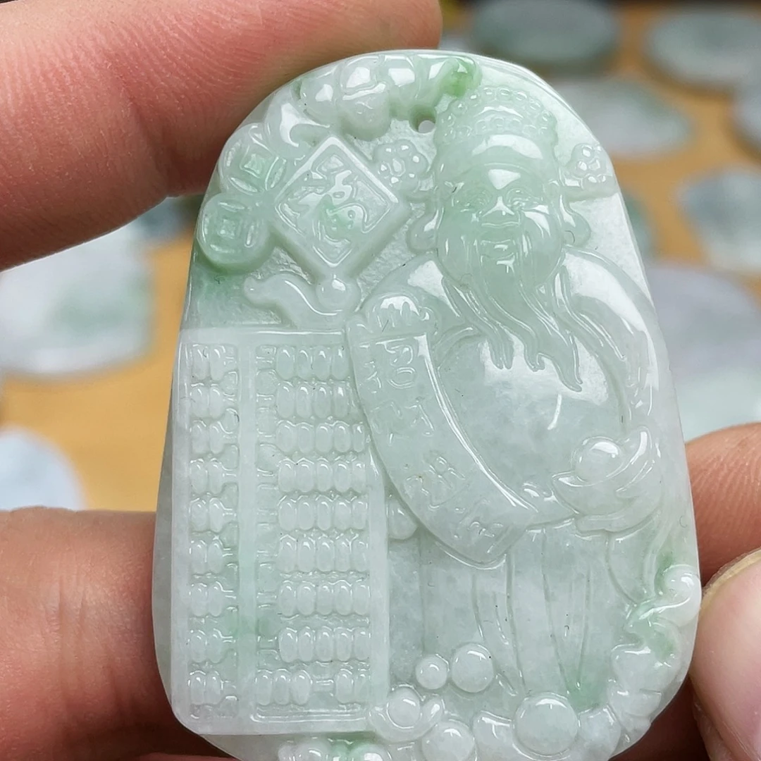 翡翠未镶嵌颈饰财神