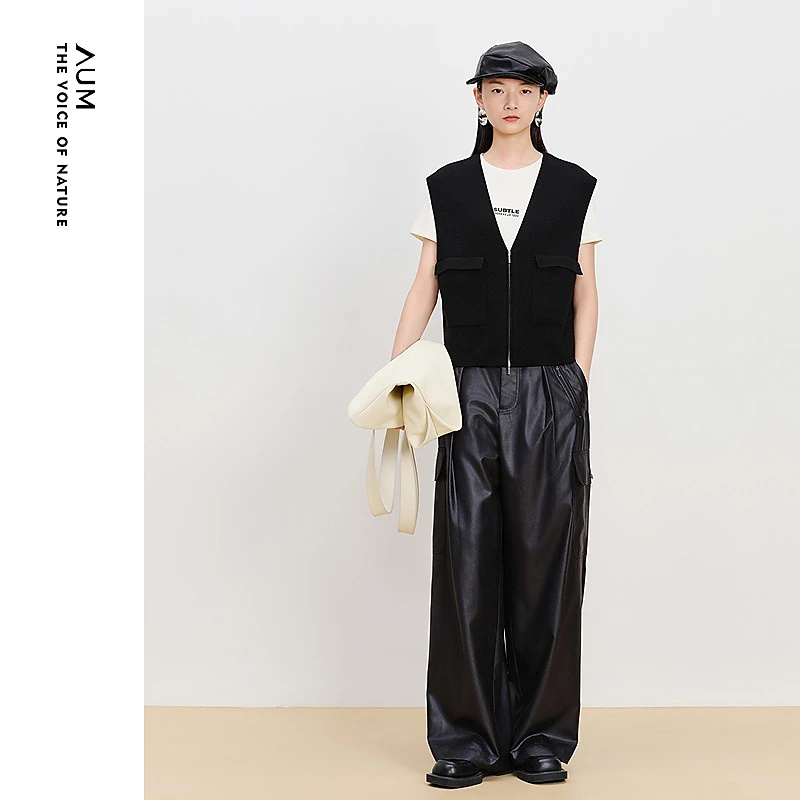 AUM噢姆新款时尚百搭黑色宽松设计感针织马甲M1EG4B94M