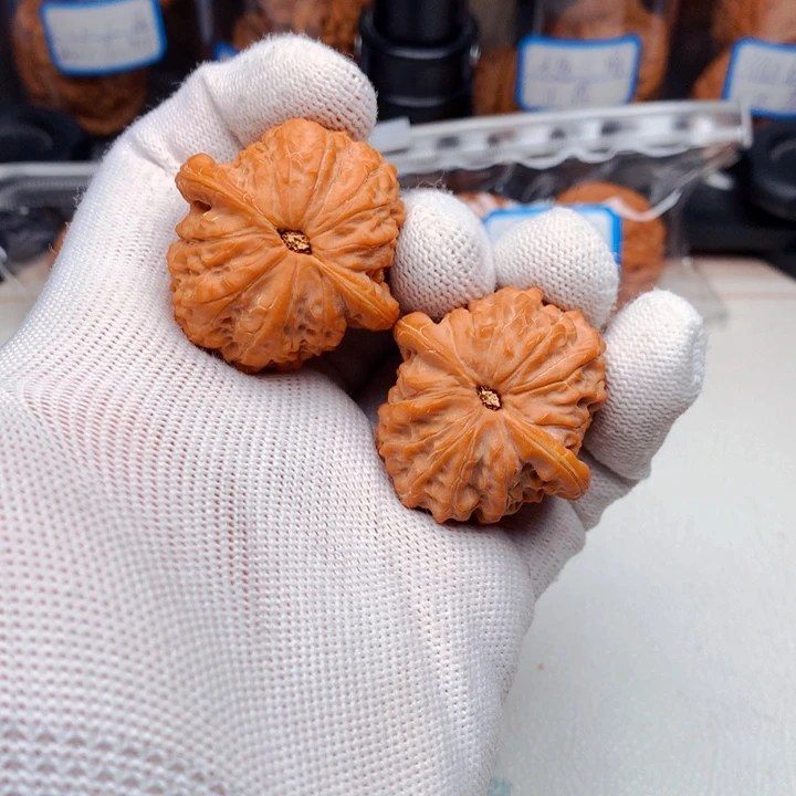 A***锋吊坠文玩核桃血麒麟