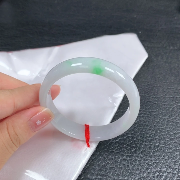 未镶嵌手镯翡翠。。