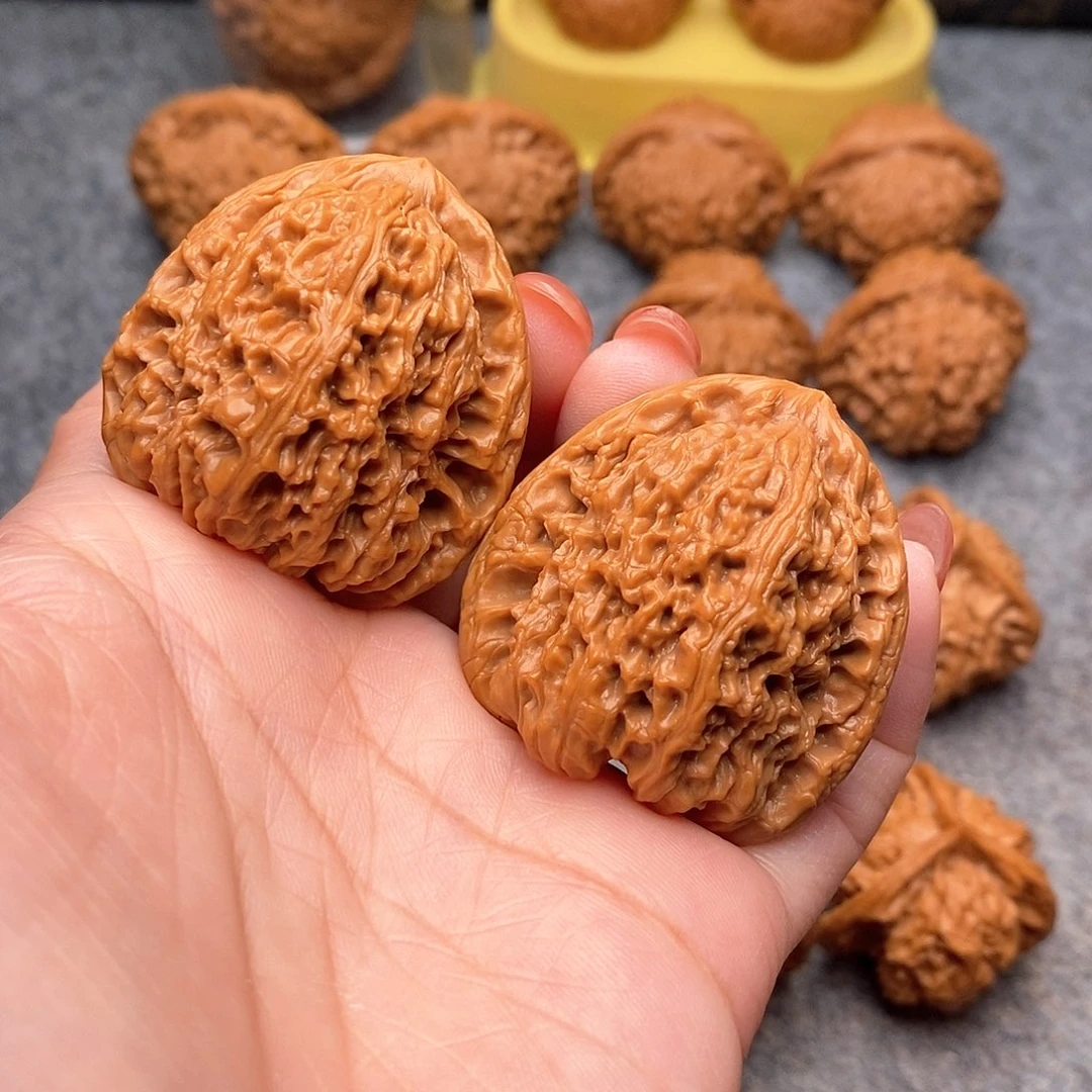 文玩核桃把件精品特价炮弹南疆石41