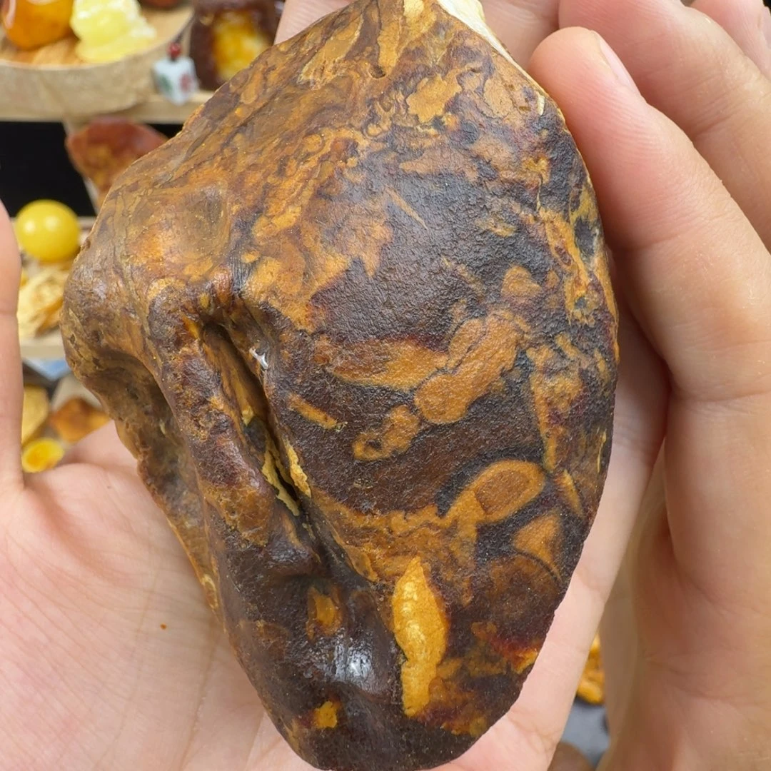 琥珀未镶嵌耳饰91.2克