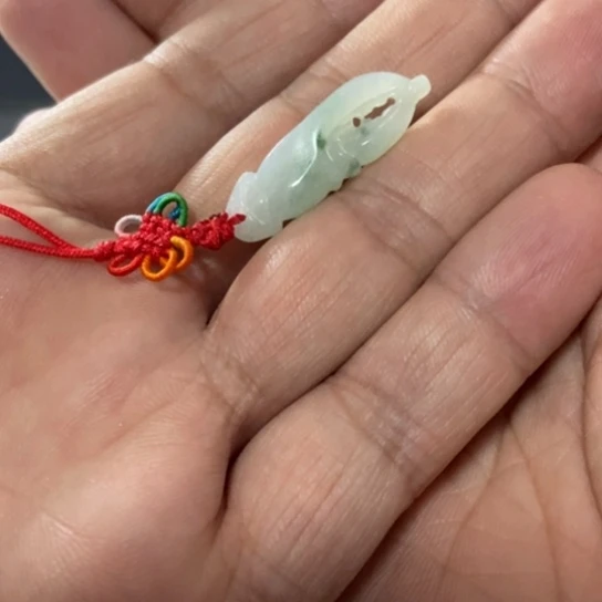 翡翠未镶嵌颈饰蟹钳