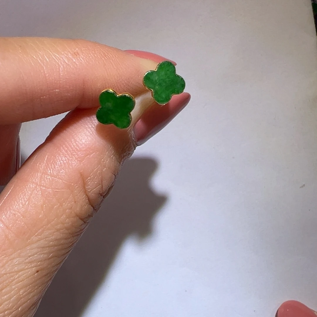 翡翠颈饰18K金镶嵌耳钉