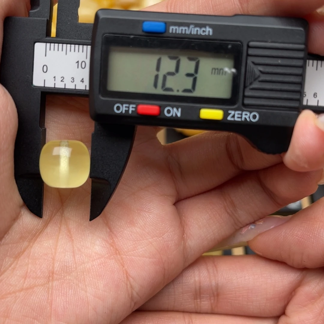 琥珀未镶嵌裸石蜜蜡墩子微瑕静