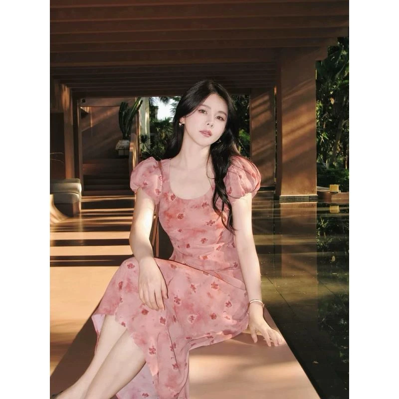 2025夏季新款时尚显瘦减龄碎花方领真丝短袖连衣裙女收腰气质长裙