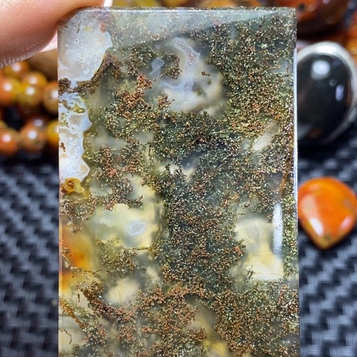 玛瑙/玉髓颈饰未镶嵌金*