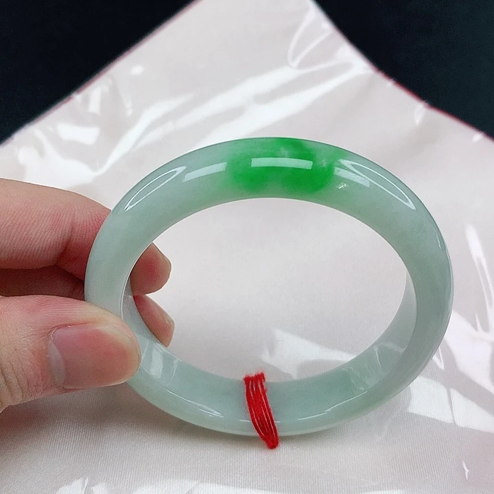 翡翠手镯未镶嵌圈53。1301