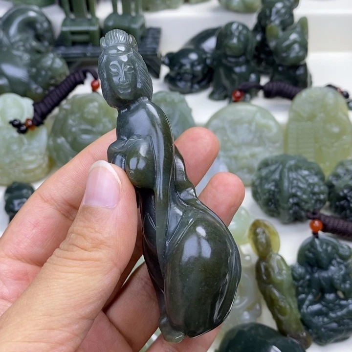 颈饰未镶嵌和田玉