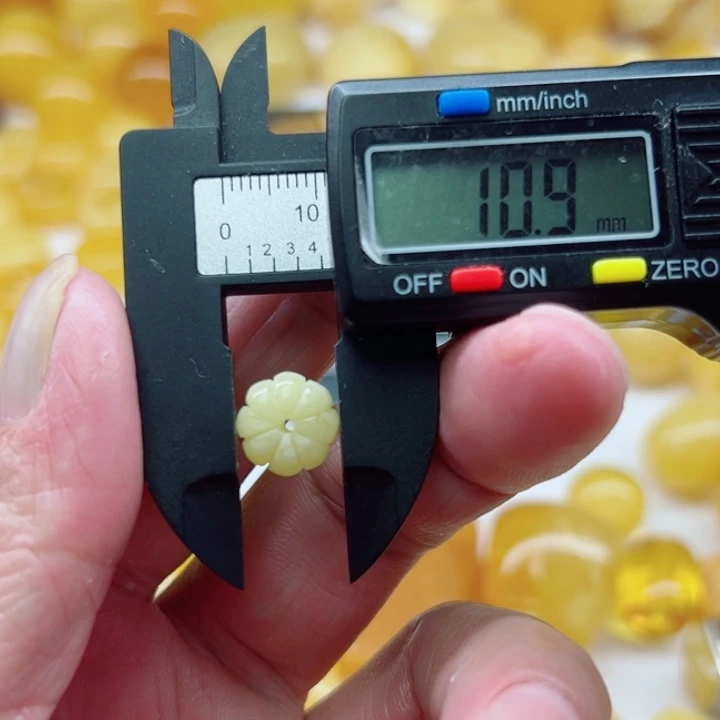 未镶嵌琥珀（矿物珀）裸石