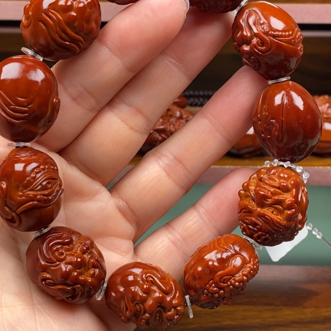 痞***哥木质橄榄核回血直播间