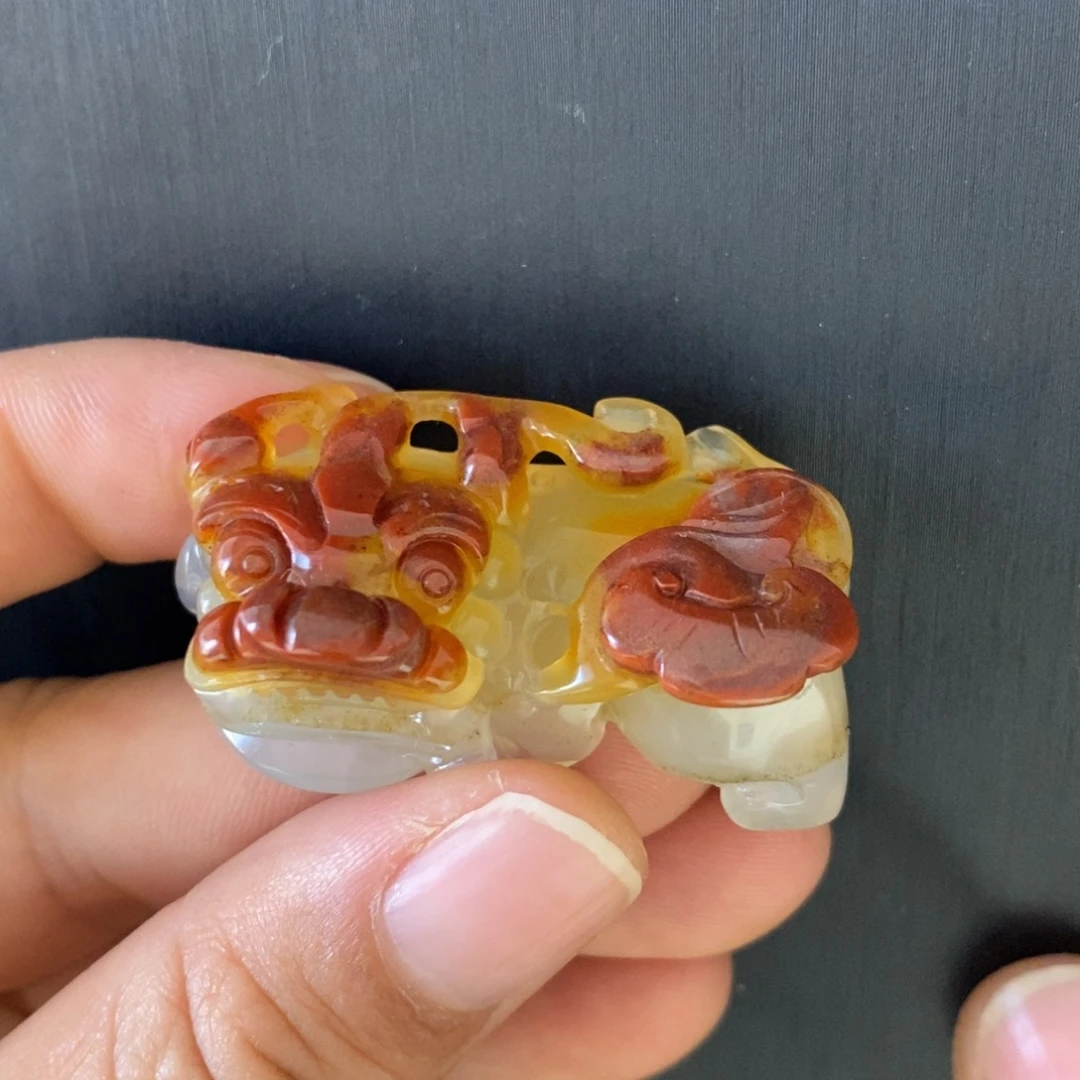 石英质玉（黄龙玉）颈饰未镶嵌?****變