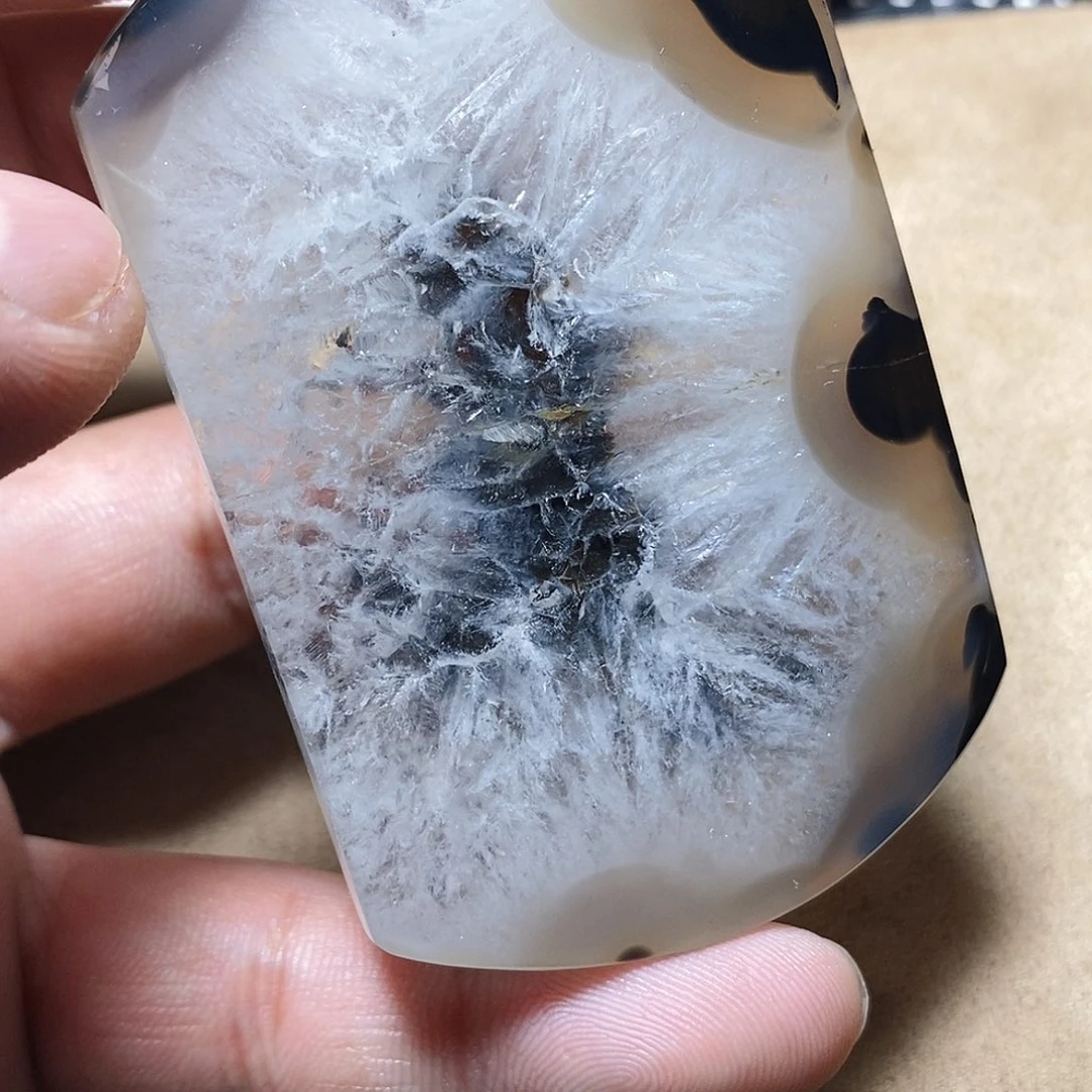 玛瑙/玉髓颈饰未镶嵌君*