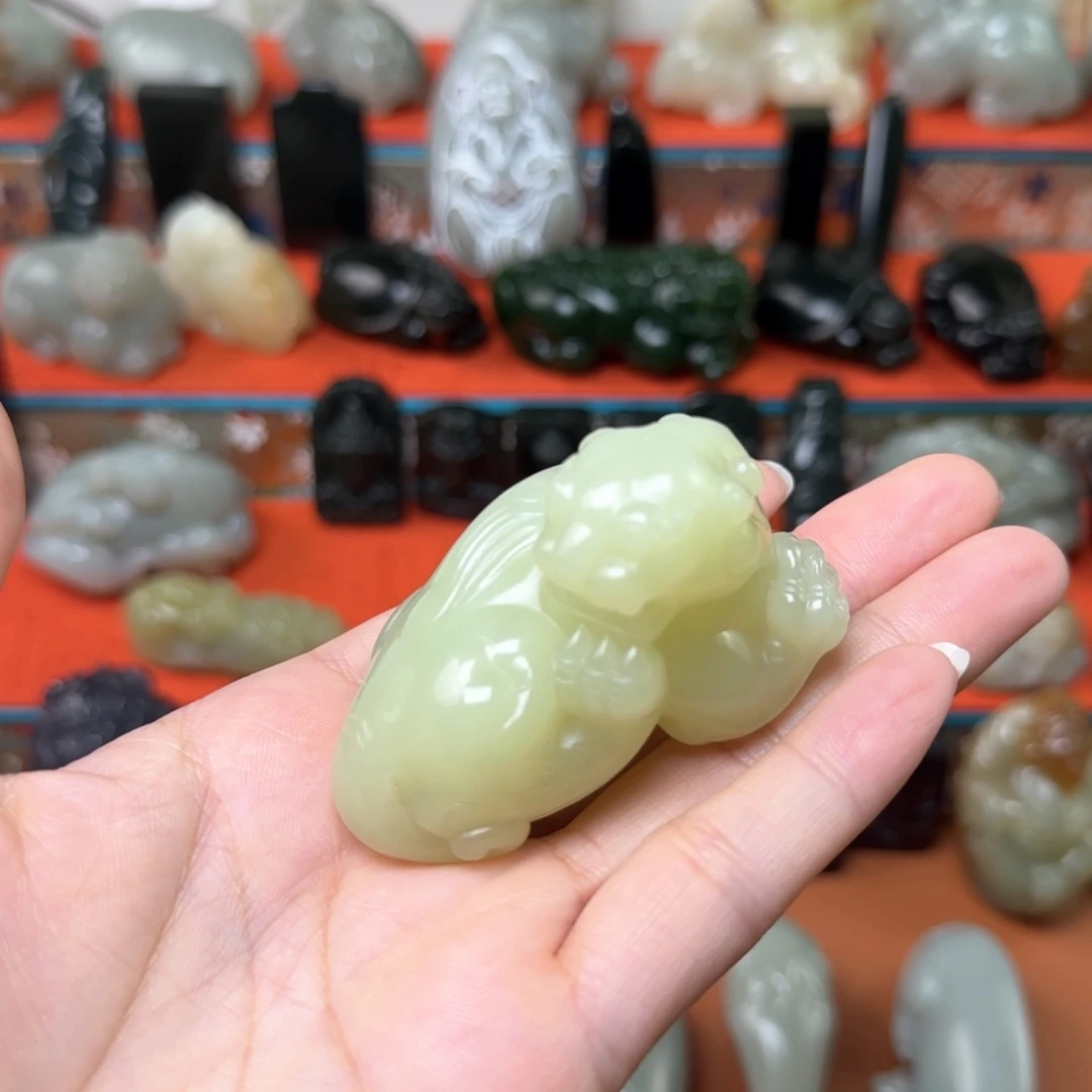 颈饰未镶嵌和田玉（糖玉）