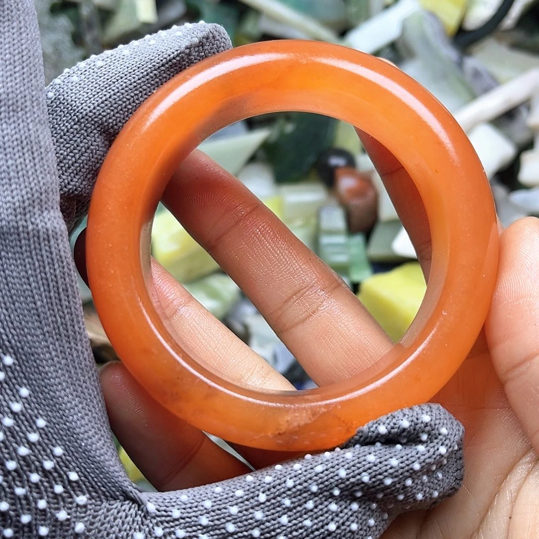 未镶嵌石英质玉（黄龙玉）颈饰59