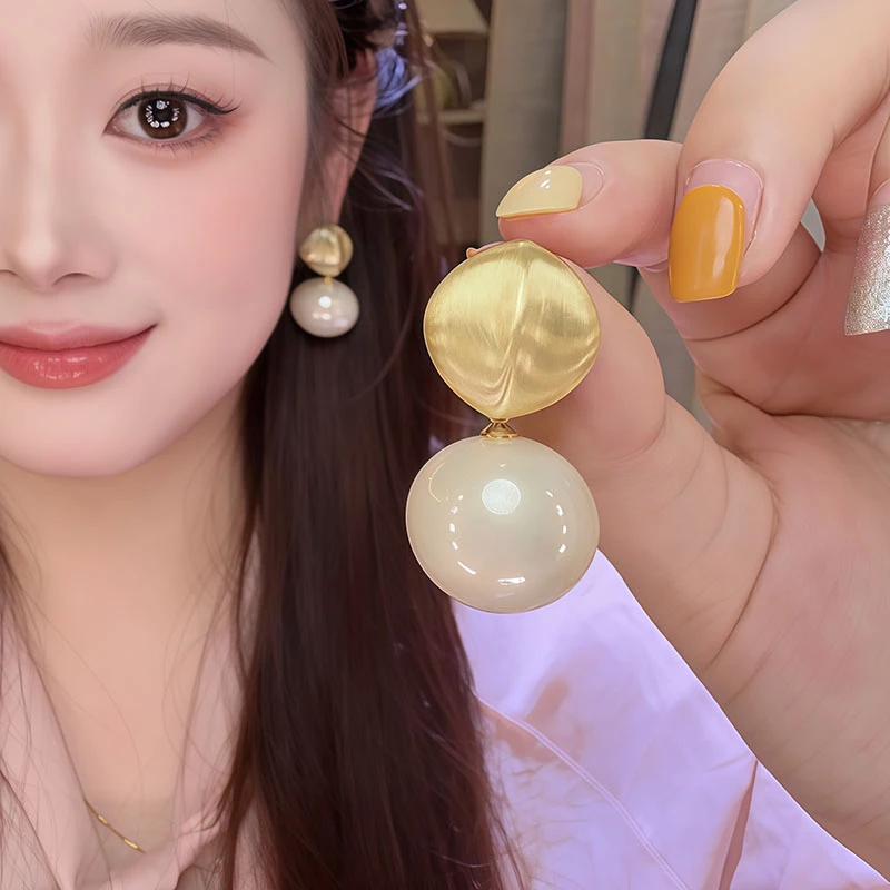 铜合金仿珍珠耳饰 金属拉丝珍珠吊坠耳钉女气质温柔设计感耳环