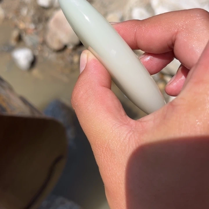 颈饰未镶嵌和田玉（糖玉）