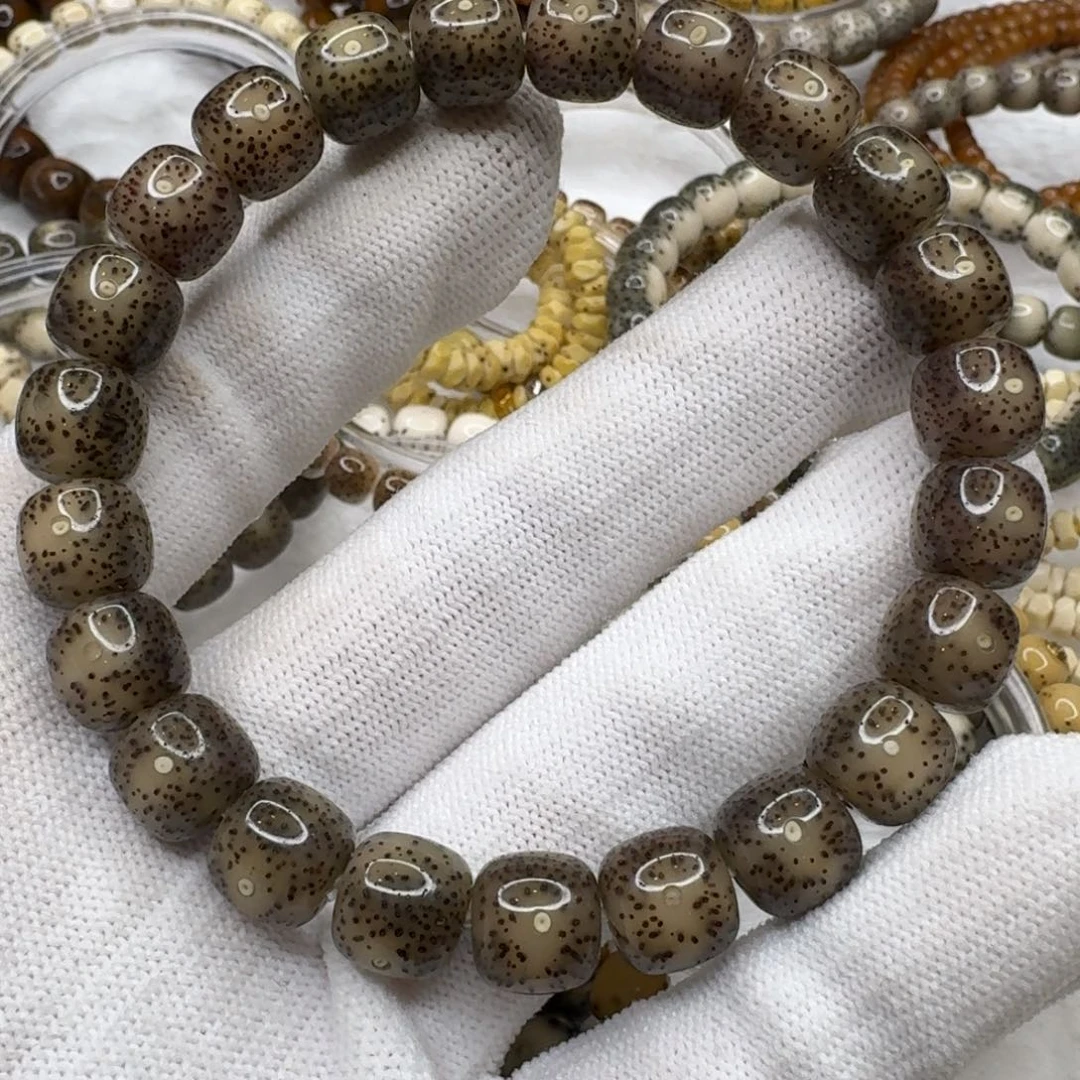 星月菩提吊坠又***聊10黑冰果冻