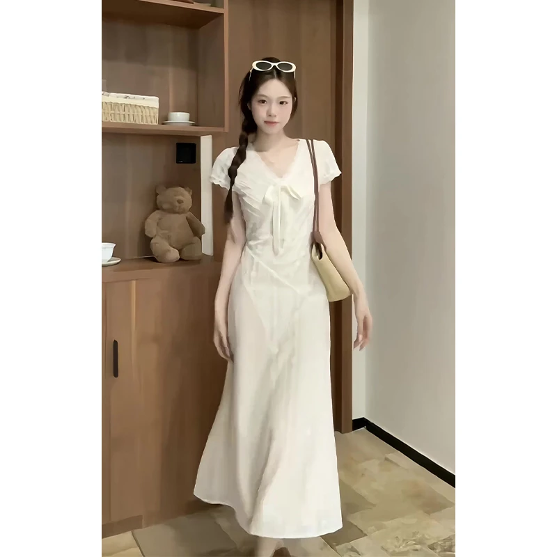 连衣裙女2025夏季新款法式气质V领蕾丝蝴蝶结收腰显瘦中长款裙子