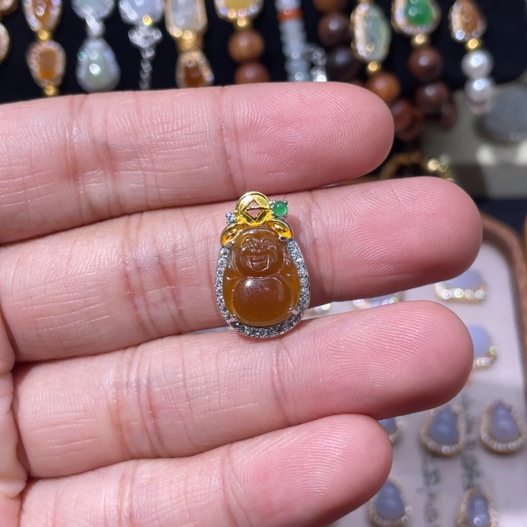 翡翠18K金镶嵌颈饰