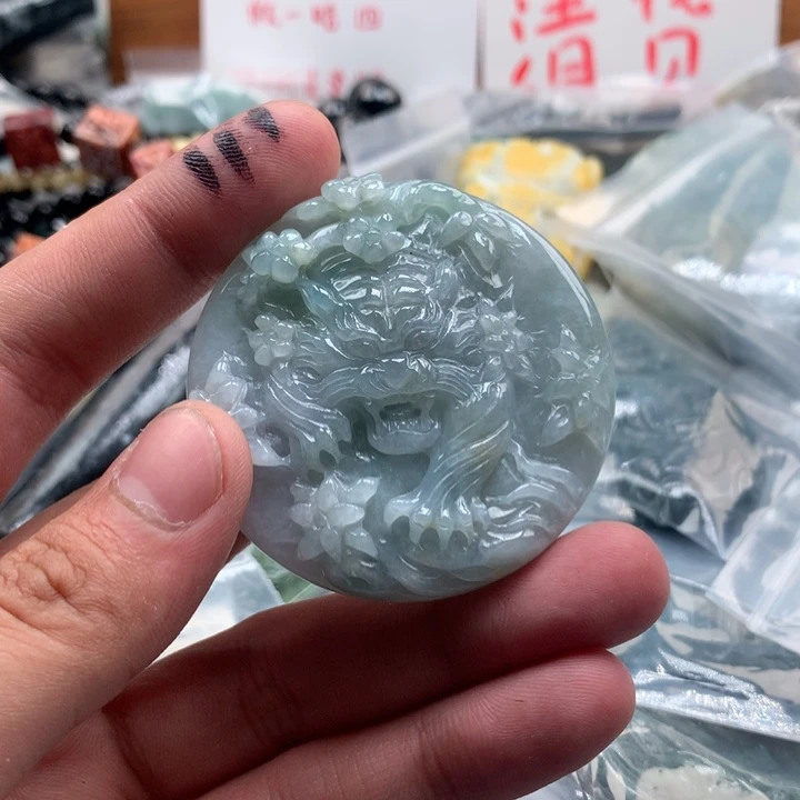 翡翠未镶嵌颈饰保真天然a货翡翠
